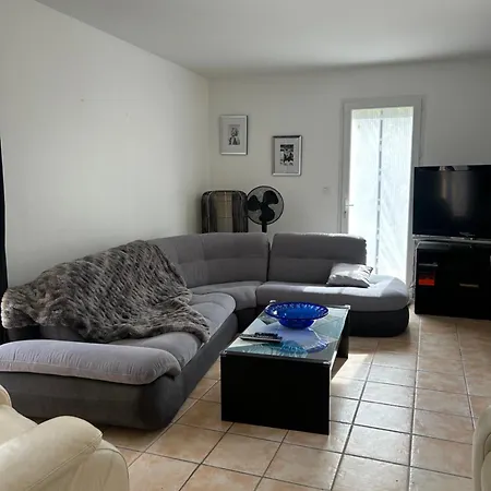 Giens - A Pied -9 Couchages Ιέρ