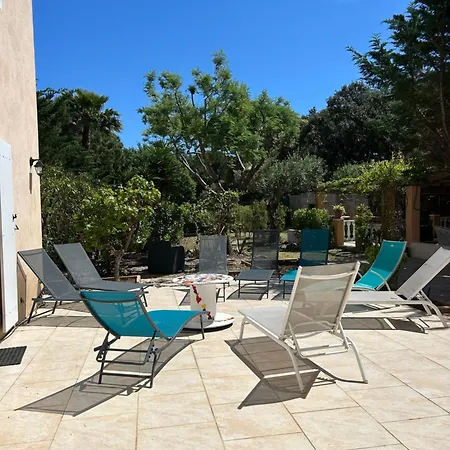 Giens - A Pied -9 Couchages * Ιέρ