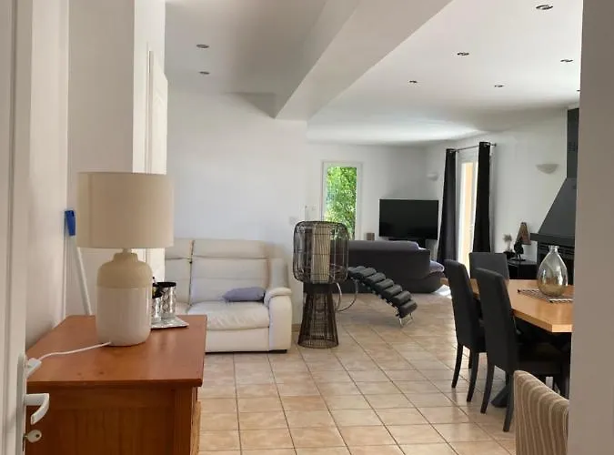 Villa Giens - A Pied -9 Couchages