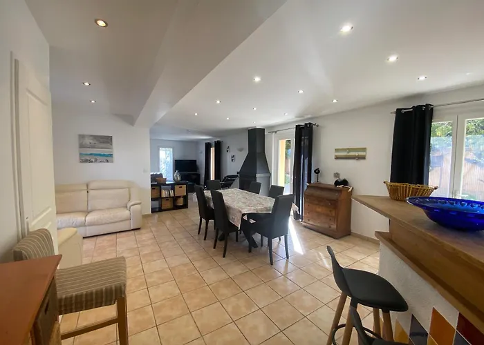 Giens - A Pied -9 Couchages Villa