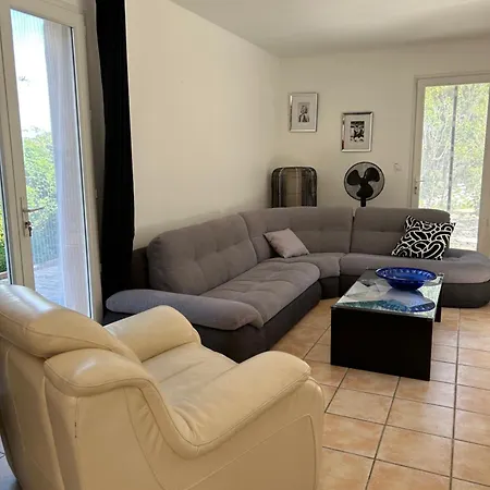 Giens - A Pied -9 Couchages *