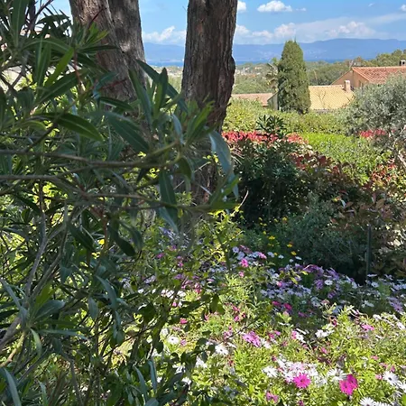 Villa Giens - A Pied -9 Couchages *