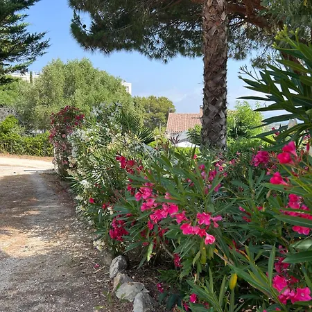 Giens - A Pied -9 Couchages