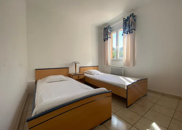 Giens - A Pied -9 Couchages *