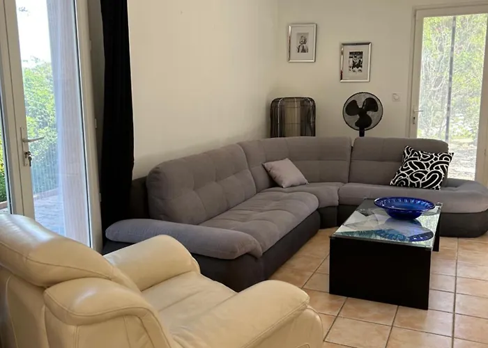 Giens - à Pied -9 Couchages *