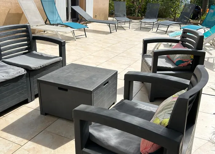 Villa Giens - à Pied -9 Couchages *